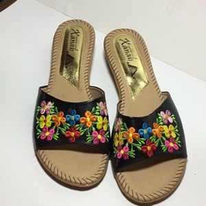Xanab black slip on Sandal with bright embroidered flowers sz 9